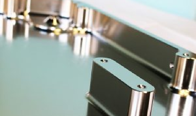板金設計に不慣れで、構造がうまくまとまらない